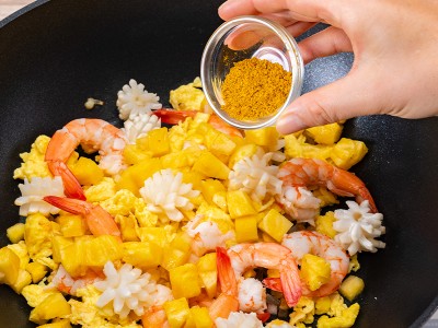 食譜-泰式鳳梨咖哩海鮮炒飯