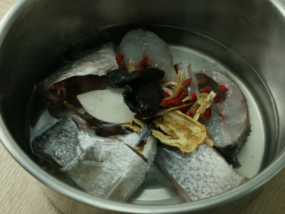 食譜-明目養肝鱸魚湯