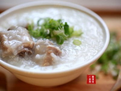 食譜-煮粥不噗鍋之【五星級排骨粥】