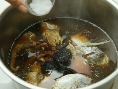 食譜-明目養肝鱸魚湯